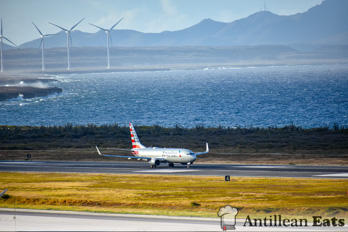 American Airlines - boeing 737 taking off from Curacao