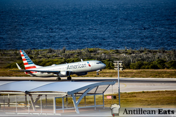 American Airlines — boeing 737 taking off from Curacao