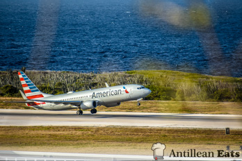 American Airlines — boeing 737 taking off from Curacao