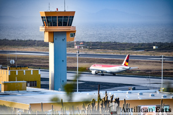 Avianca Airlines - A320 taking off from Curacao Airport