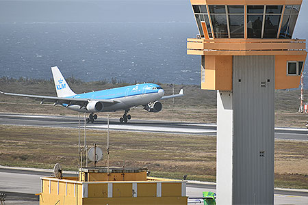 KLM A330 Landing in Curacao