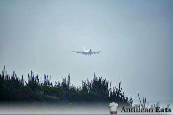 KLM - Boeing 747 approach Curacao Airport