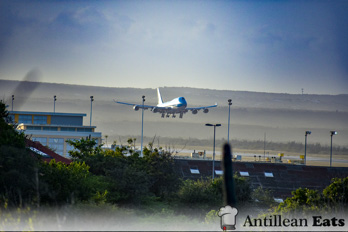 KLM - Boeing 747 approaching Curacao Airport