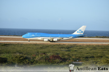 KLM - Boeing 747 taxiing at Curacao Airport