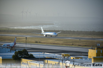 TUI Airlines - 787 taking off